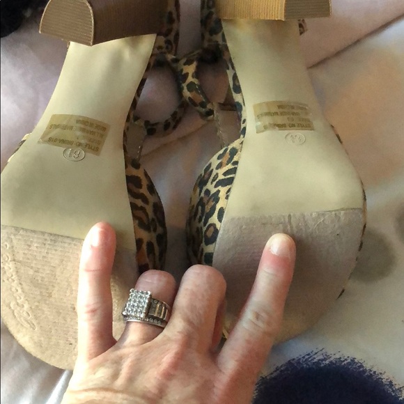Very cute leopard heels - Picture 5 of 7